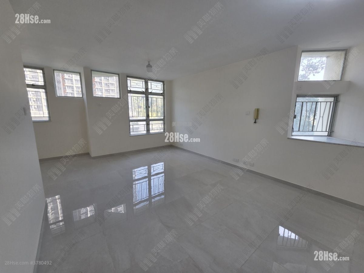 Yuk Ming Court Sell 440 ft²