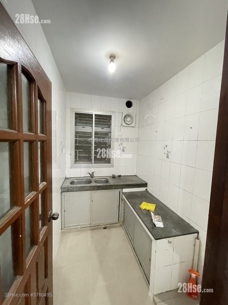 Sheungshui Sell 3 Bedrooms , 1 Bathroom 630 ft²