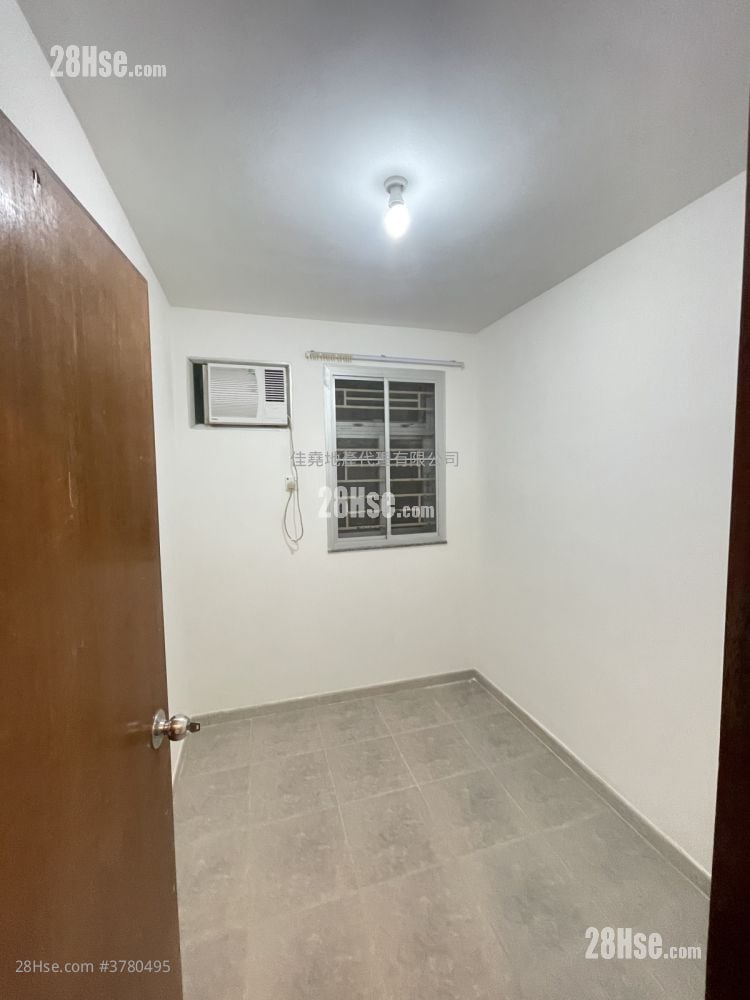 Sheungshui Sell 3 Bedrooms , 1 Bathroom 630 ft²