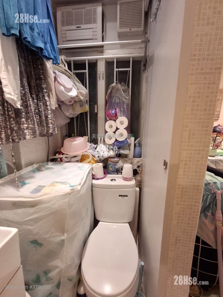 Phase 1 Of Mei King Mansion Sell 2 Bedrooms , 1 Bathroom 357 ft²