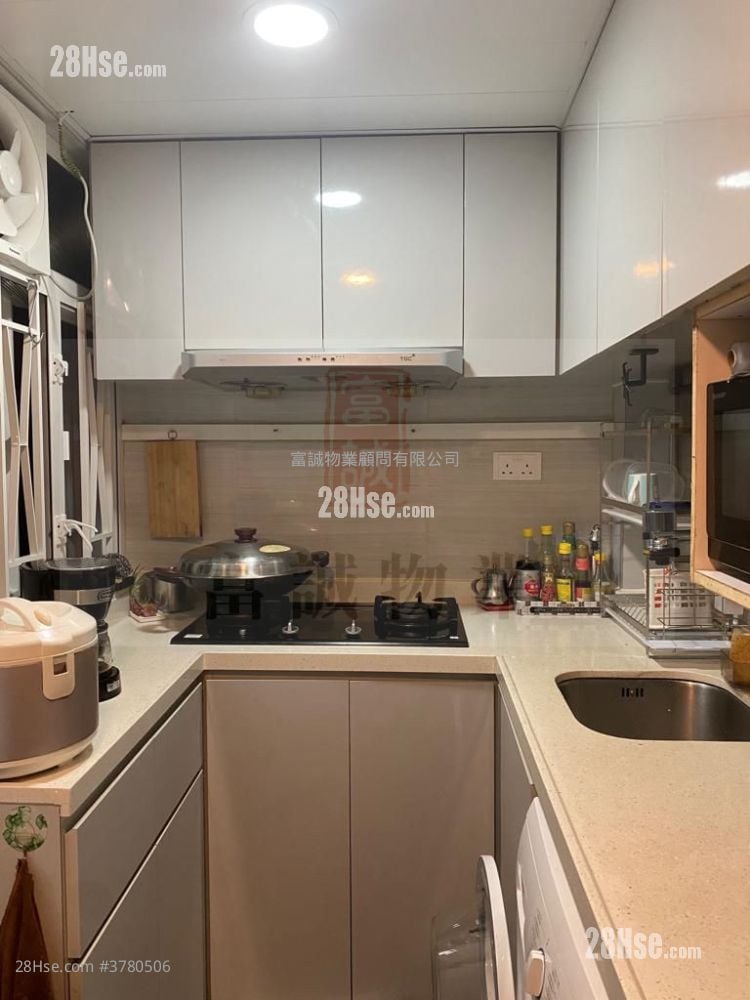 Hong Tin Court Rental 2 Bedrooms , 1 Bathroom 400 ft²