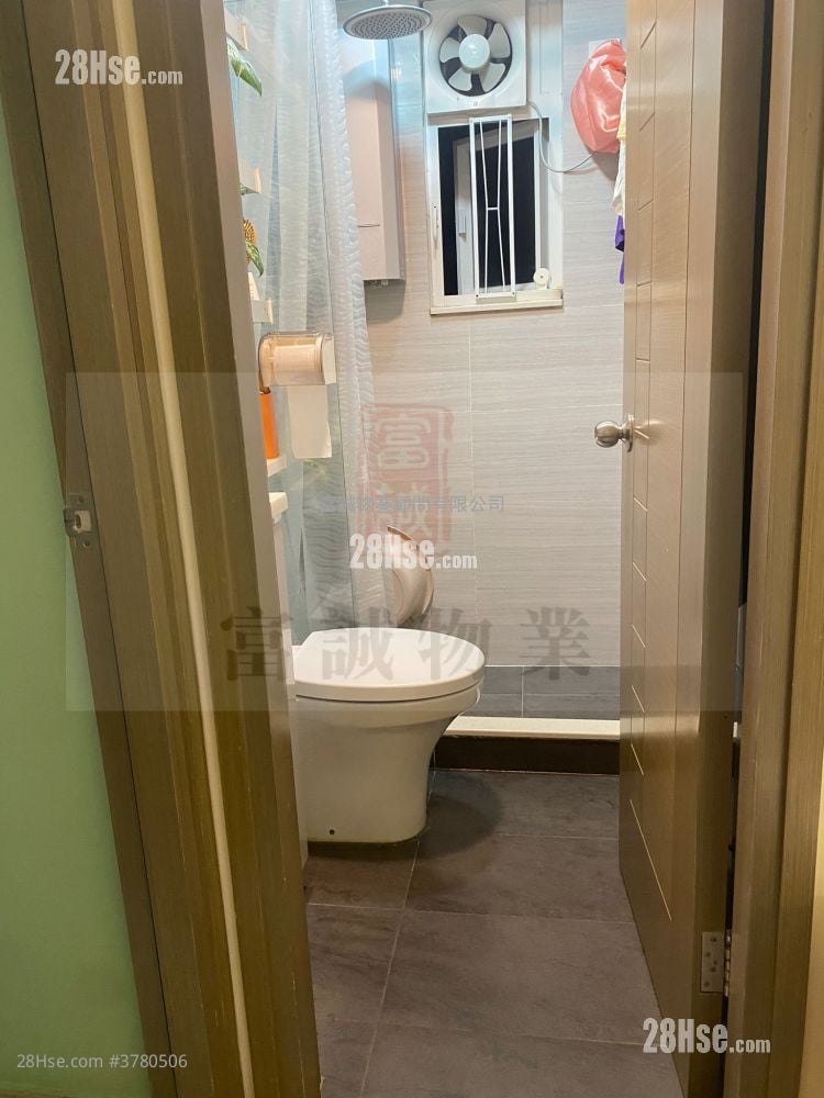 Hong Tin Court Rental 2 Bedrooms , 1 Bathroom 400 ft²