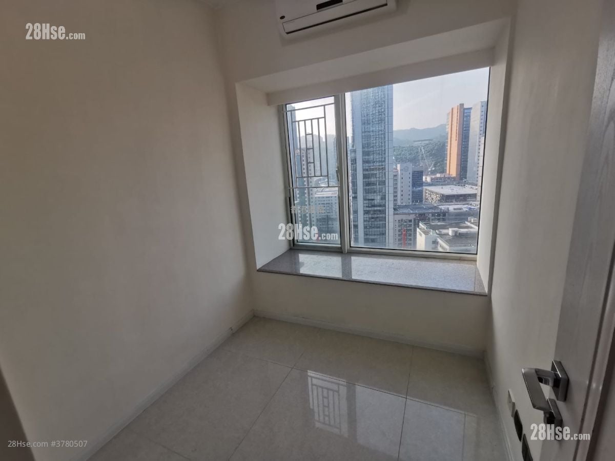 One West Kowloon Sell 3 Bedrooms , 1 Bathroom 616 ft²