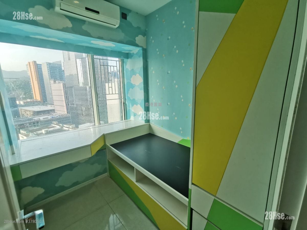 One West Kowloon Sell 3 Bedrooms , 1 Bathroom 616 ft²