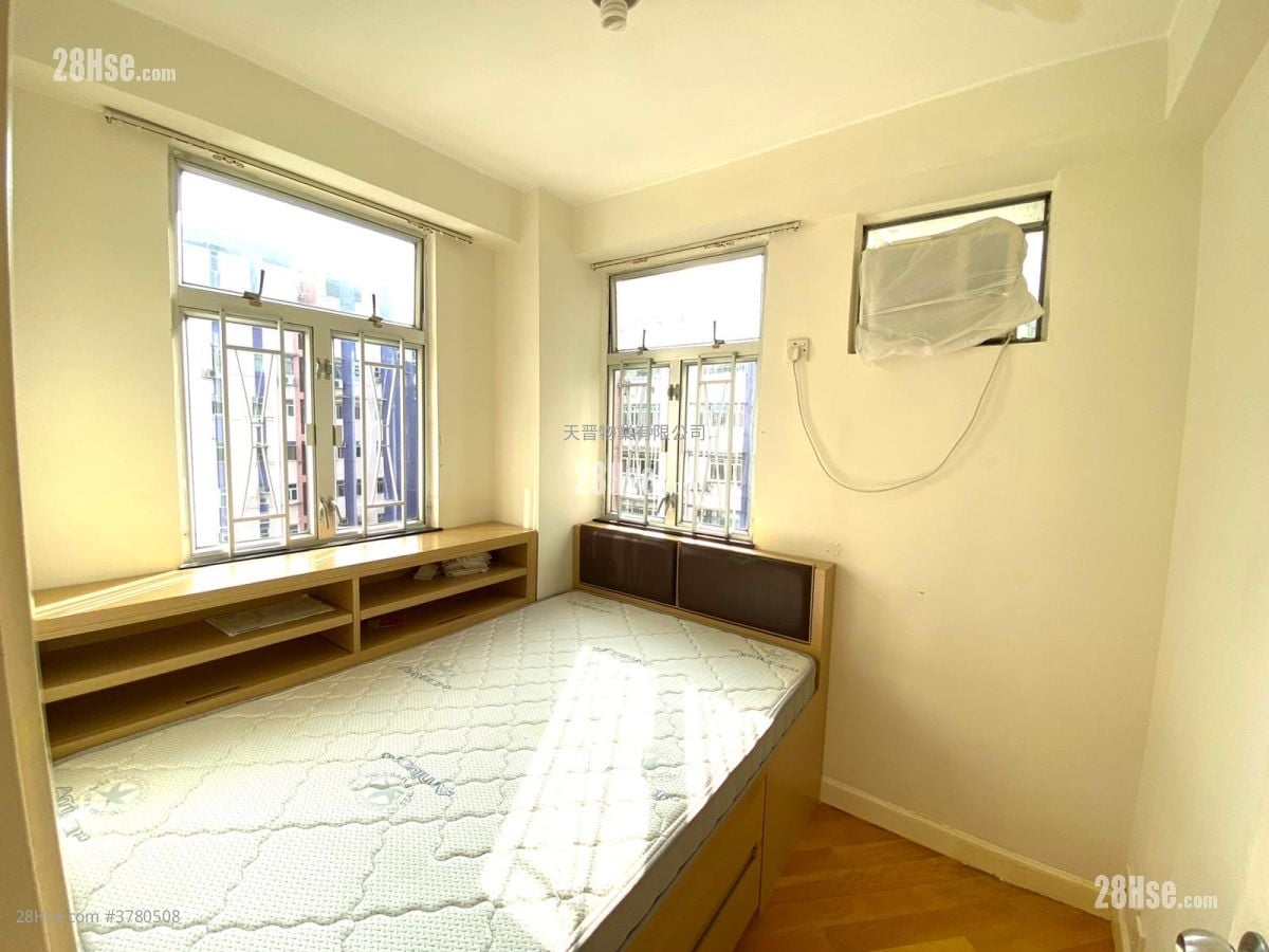 Sunshine Plaza Sell 2 Bedrooms , 1 Bathroom 357 ft²