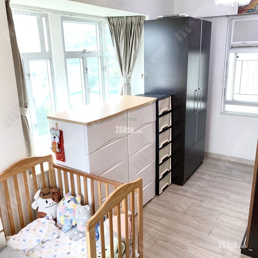 Mayfair Gardens Sell 3 Bedrooms , 1 Bathroom 564 ft²