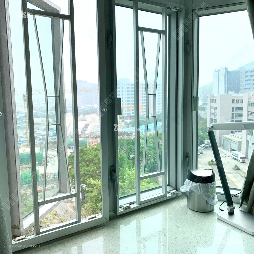 Mayfair Gardens Sell 3 Bedrooms , 1 Bathroom 564 ft²