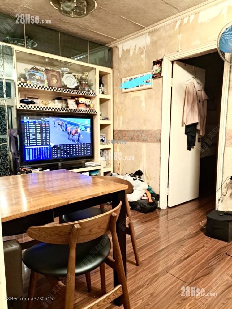 青泰苑 售盘 2 房 , 1 浴室 401 平方尺