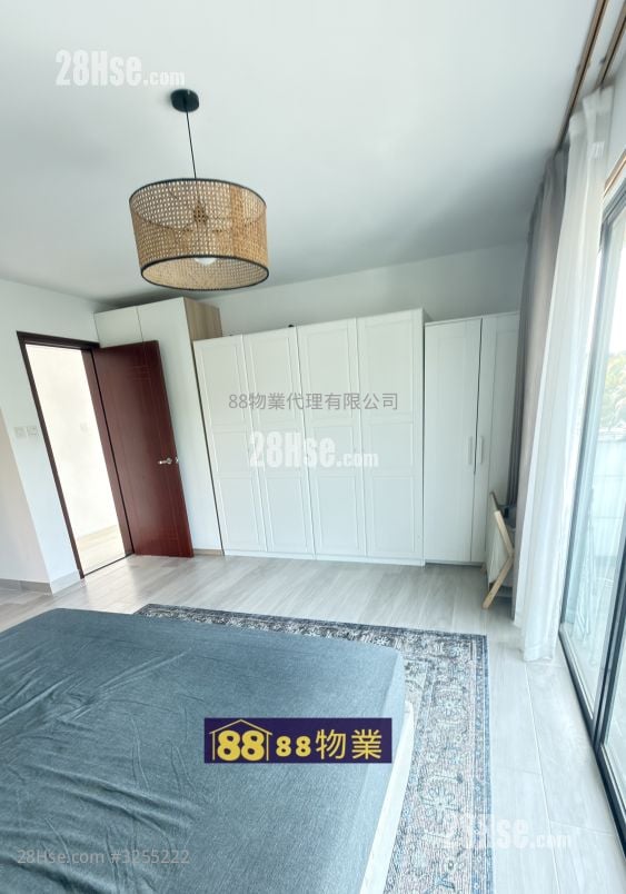 村屋 租盘 4 房 , 3 浴室 1,400 平方尺