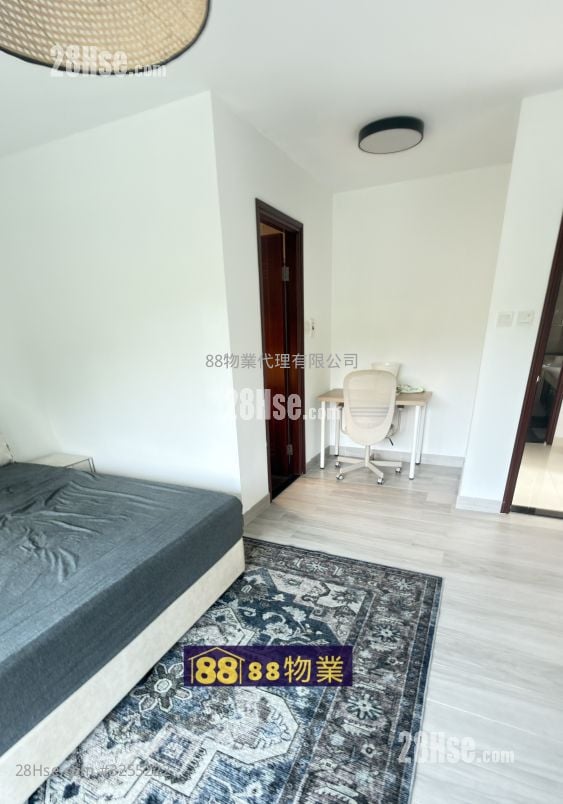 村屋 租盘 4 房 , 3 浴室 1,400 平方尺