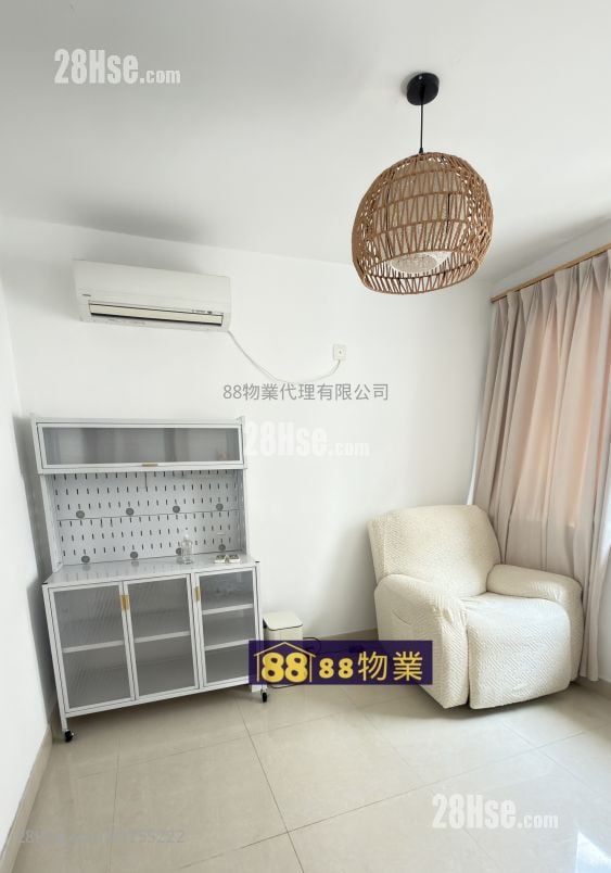 村屋 租盘 4 房 , 3 浴室 1,400 平方尺