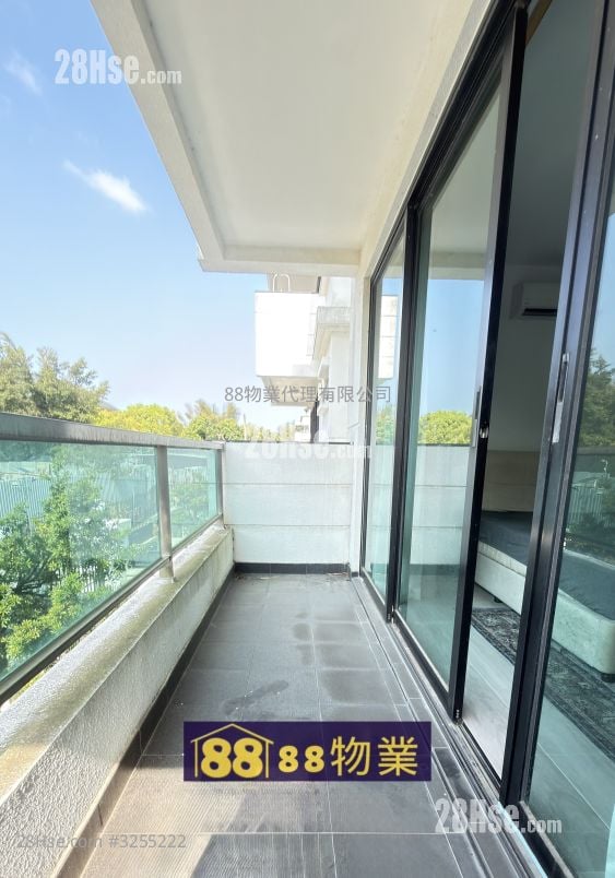 村屋 租盘 4 房 , 3 浴室 1,400 平方尺