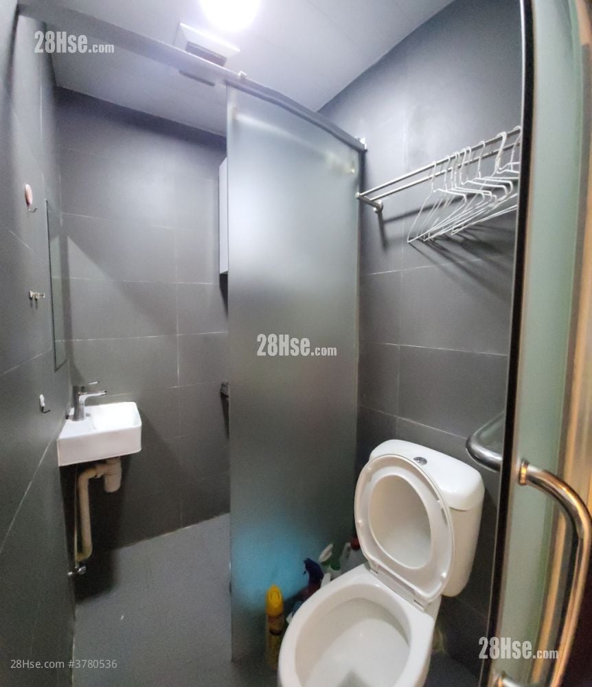 明贤大厦 租盘 1 房 , 1 浴室 150 平方尺