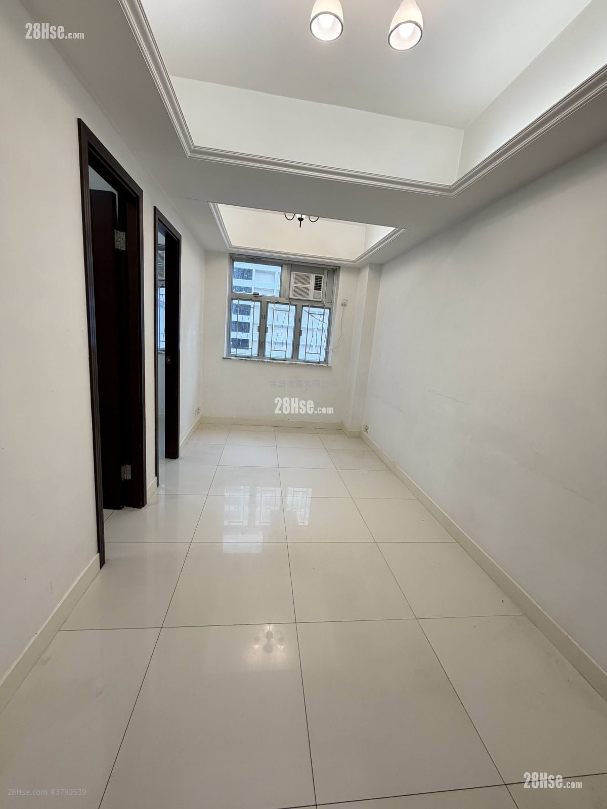 单幢楼房 租盘 2 房 , 1 浴室 372 平方尺