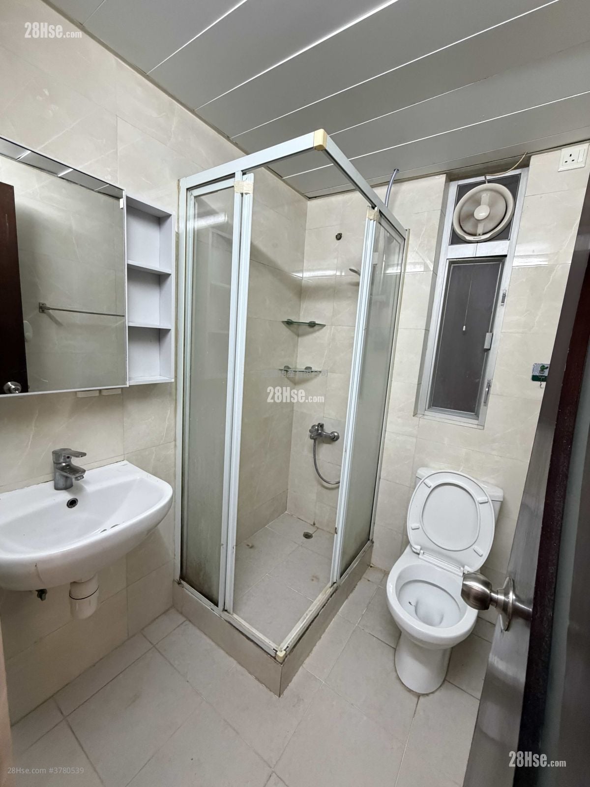 单幢楼房 租盘 2 房 , 1 浴室 372 平方尺