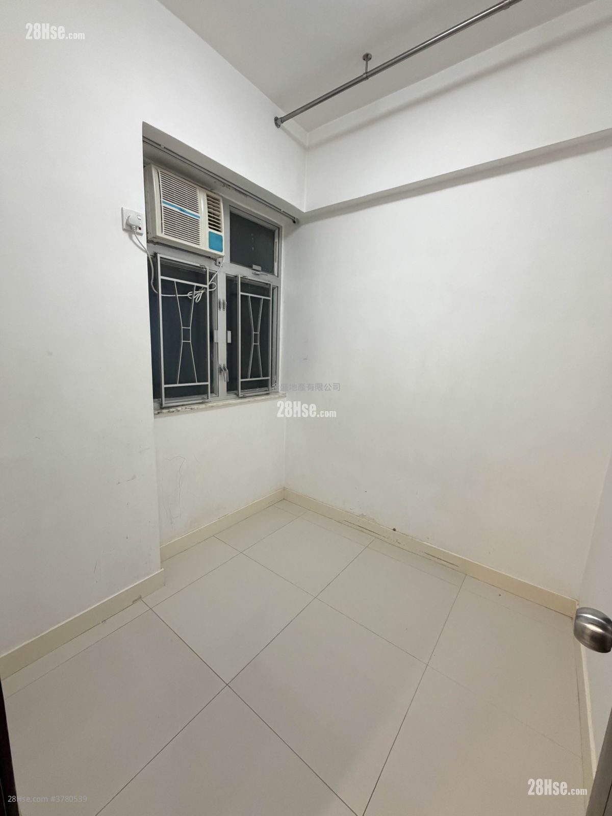 单幢楼房 租盘 2 房 , 1 浴室 372 平方尺