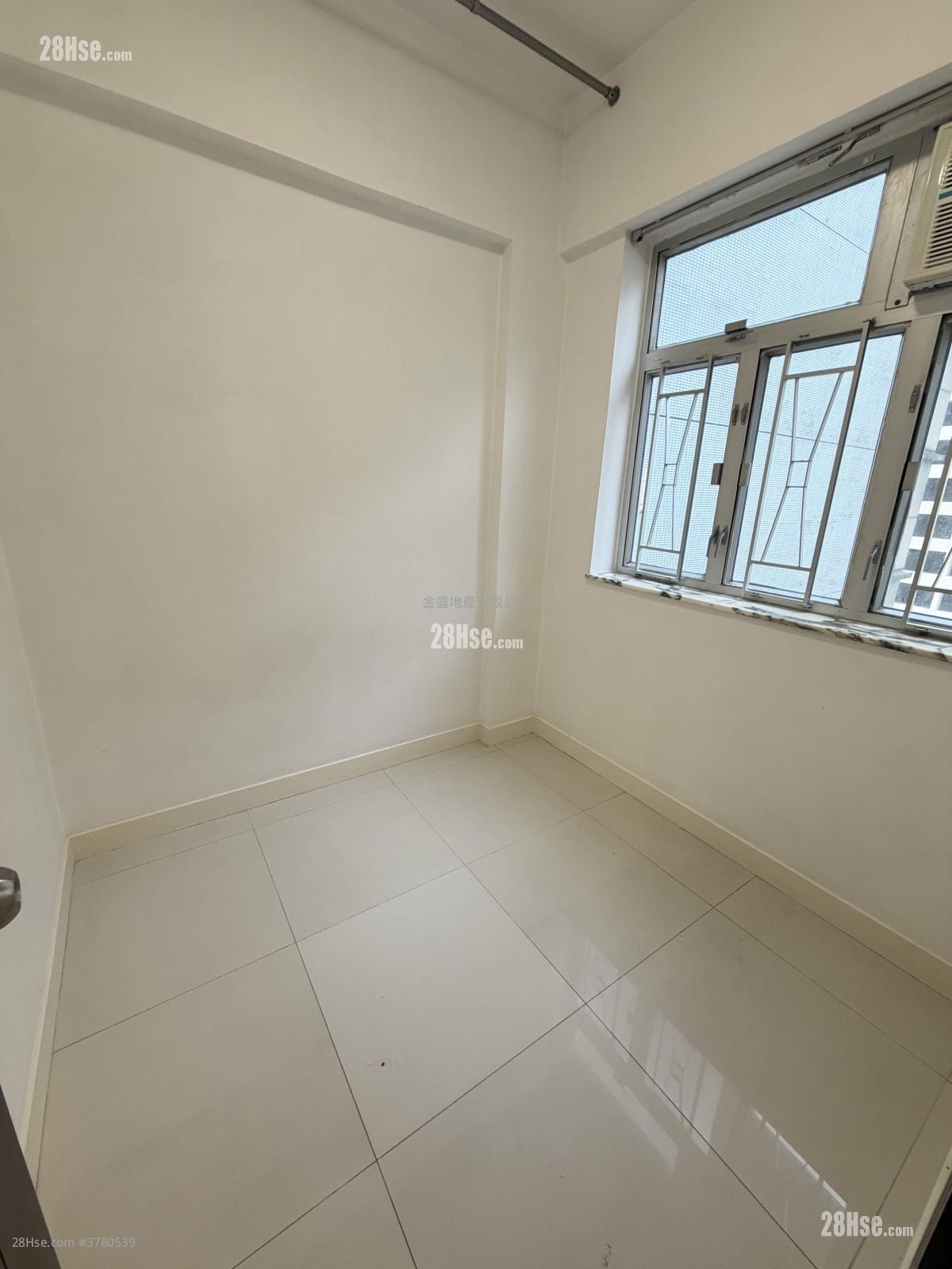 单幢楼房 租盘 2 房 , 1 浴室 372 平方尺