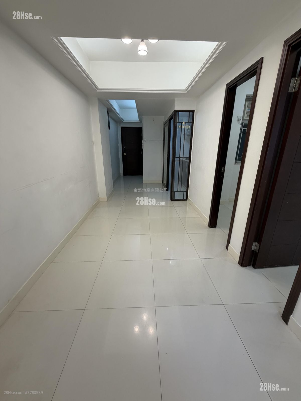 单幢楼房 租盘 2 房 , 1 浴室 372 平方尺