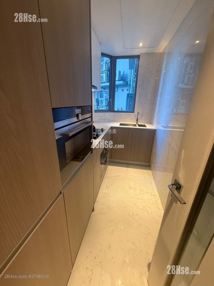 KOKO Hills 售盘 3 房 , 2 浴室 737 平方尺