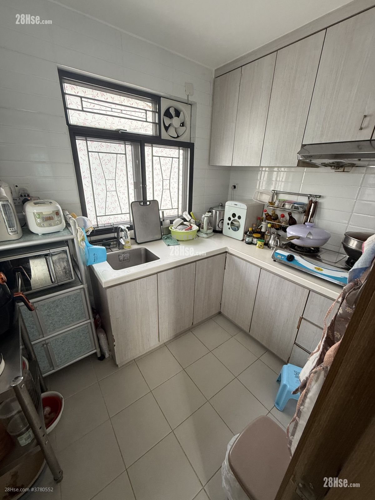 Village Rental 3 Bedrooms , 2 Bathrooms 630 ft²