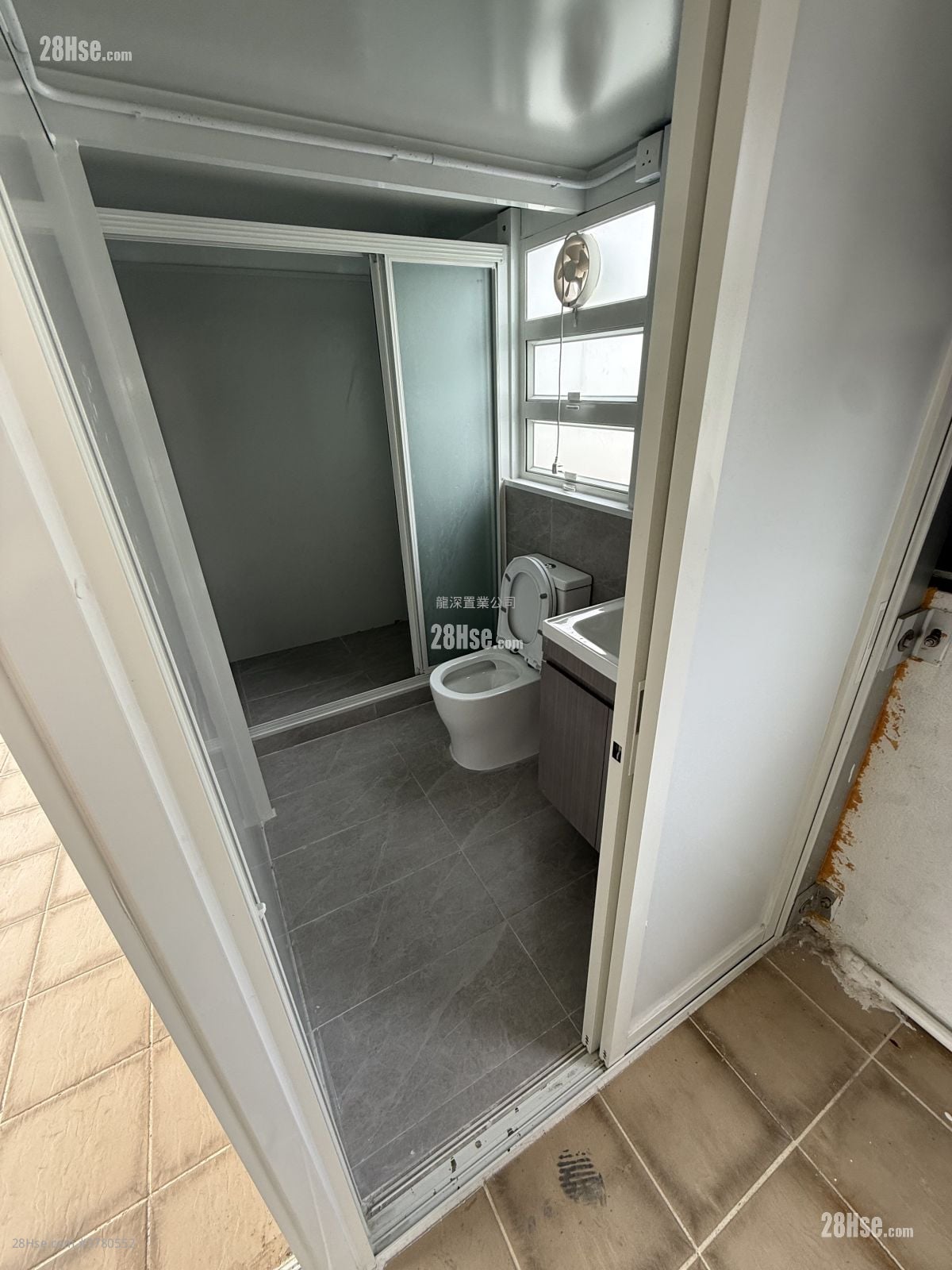 Village Rental 3 Bedrooms , 2 Bathrooms 630 ft²