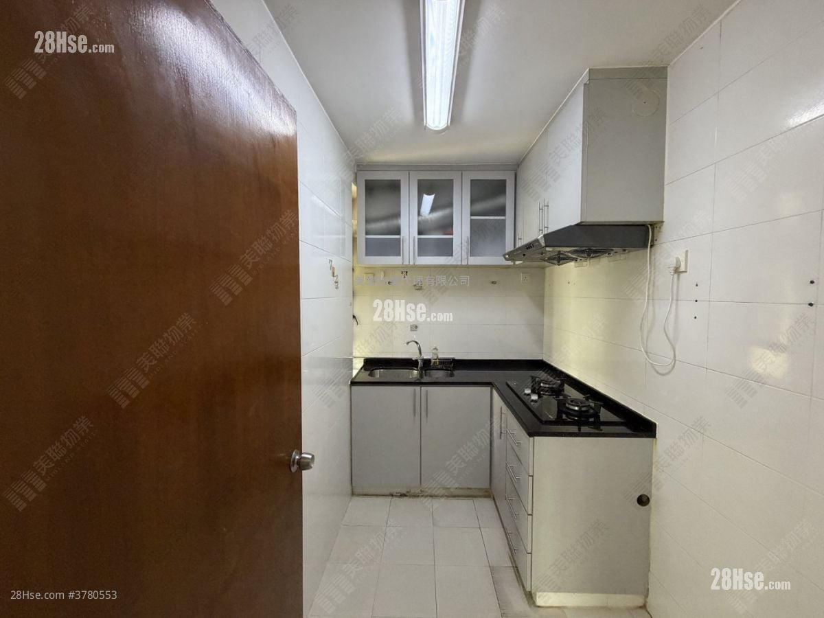 Heng Fa Chuen Rental 2 Bedrooms , 1 Bathroom 471 ft²