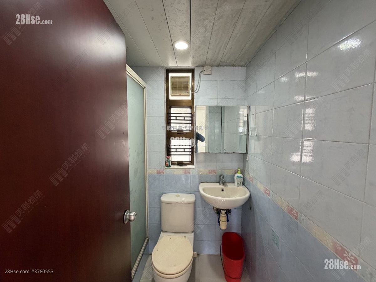 Heng Fa Chuen Rental 2 Bedrooms , 1 Bathroom 471 ft²