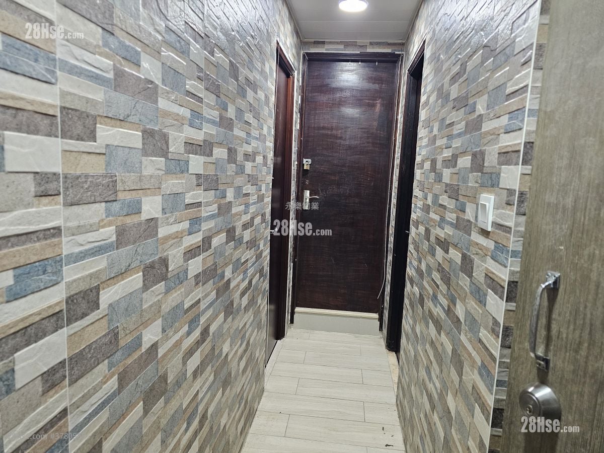 Sing Kung Building Rental 110 ft²