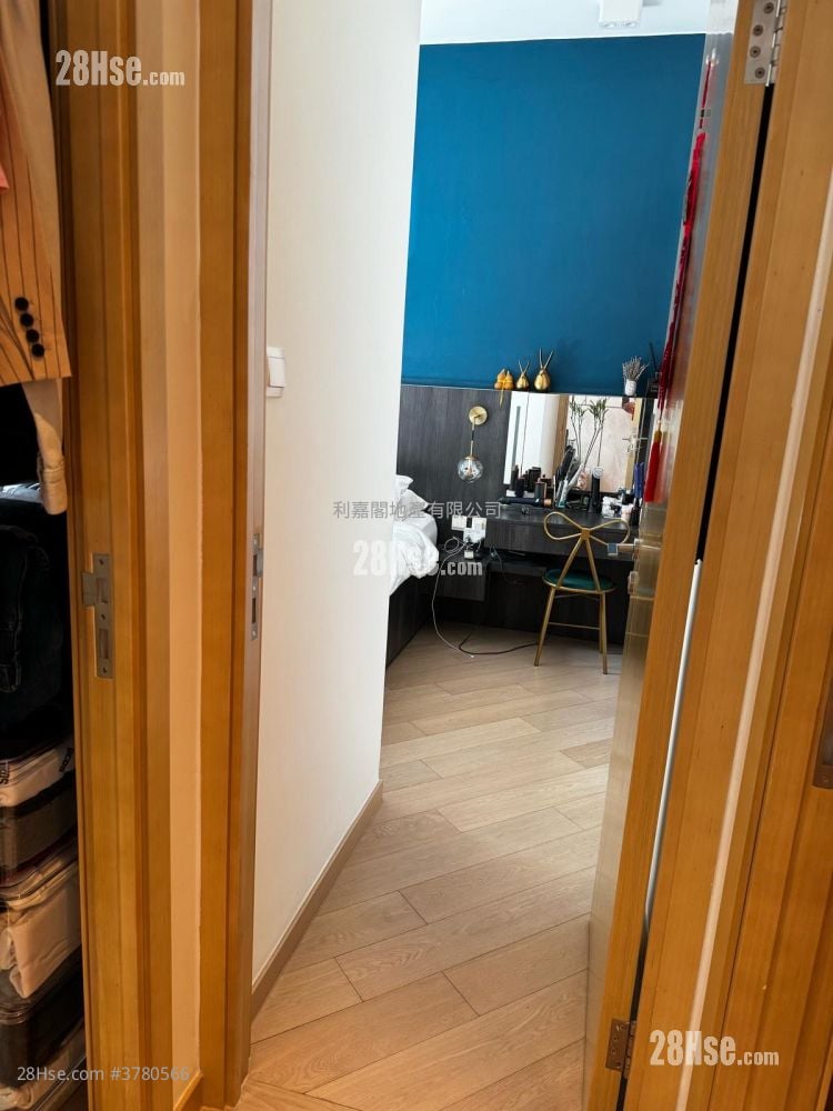 Novum West Sell 2 Bedrooms , 1 Bathroom 540 ft²