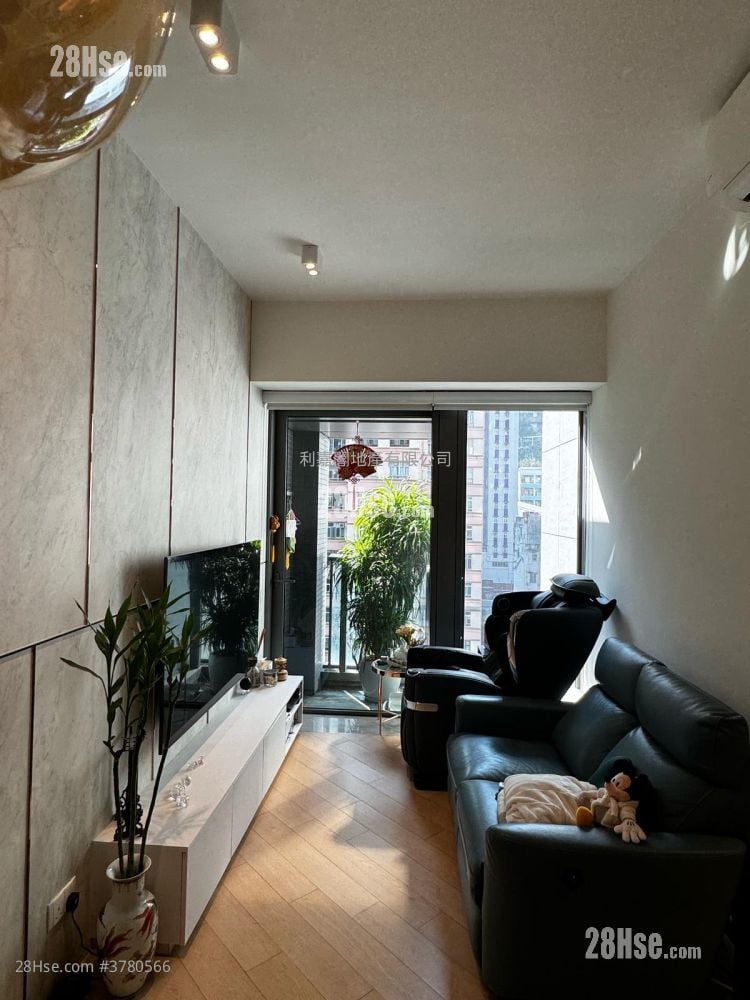 Novum West Sell 2 Bedrooms , 1 Bathroom 540 ft²