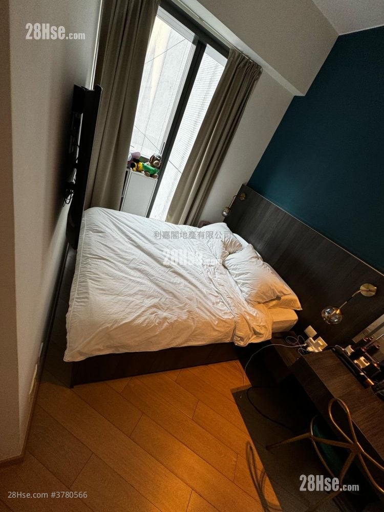 Novum West Sell 2 Bedrooms , 1 Bathroom 540 ft²