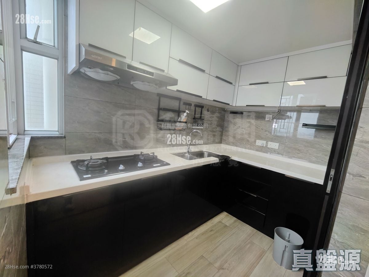 Vianni Cove Rental 693 ft²