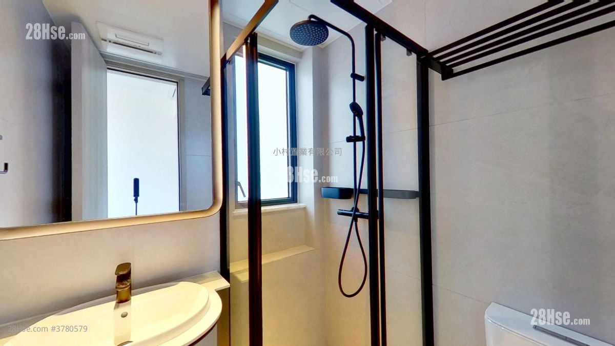 bathroom: The Unit Soho Rental 2 Bedrooms , 1 Bathroom 409 ft²
