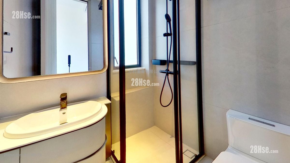 bathroom: The Unit Soho Rental 2 Bedrooms , 1 Bathroom 409 ft²