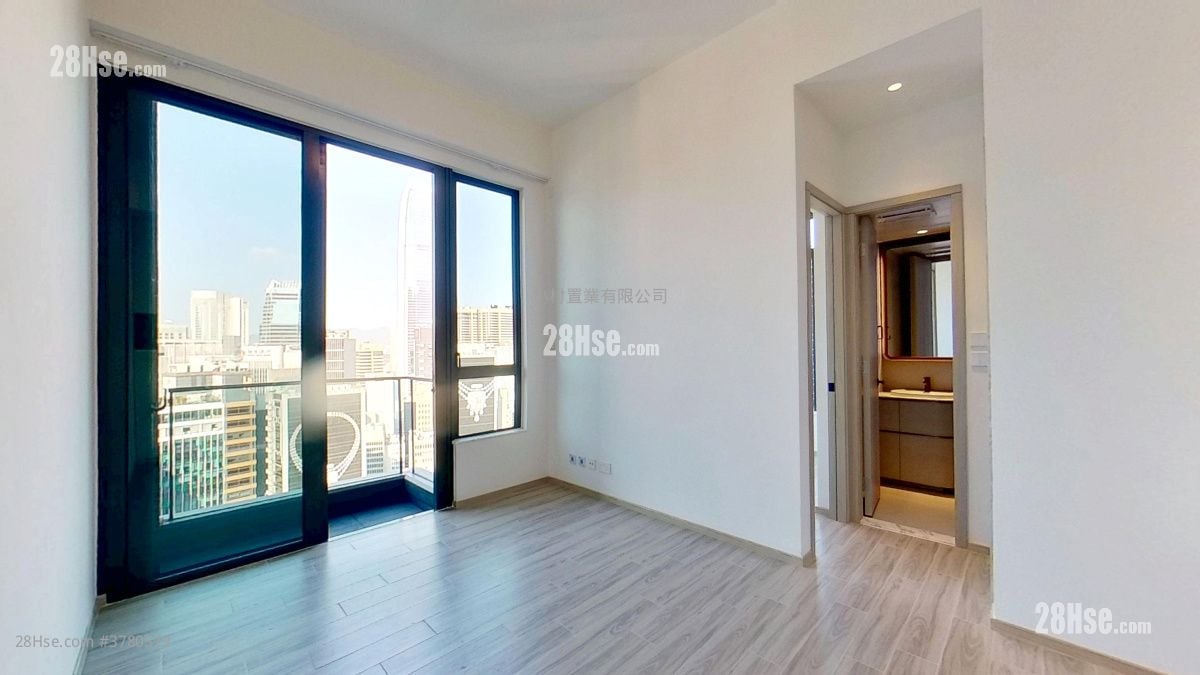 living room: The Unit Soho Rental 2 Bedrooms , 1 Bathroom 409 ft²