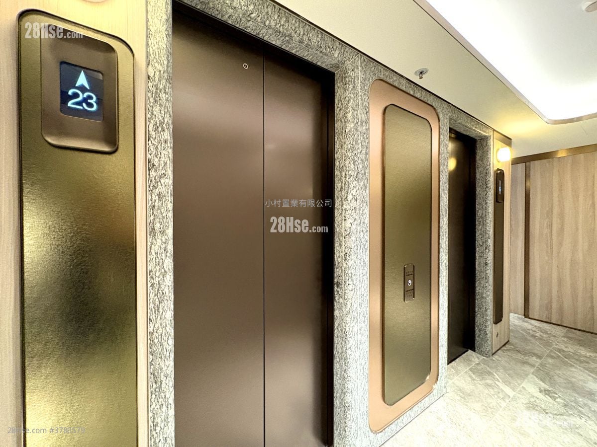 main door: The Unit Soho Rental 2 Bedrooms , 1 Bathroom 409 ft²