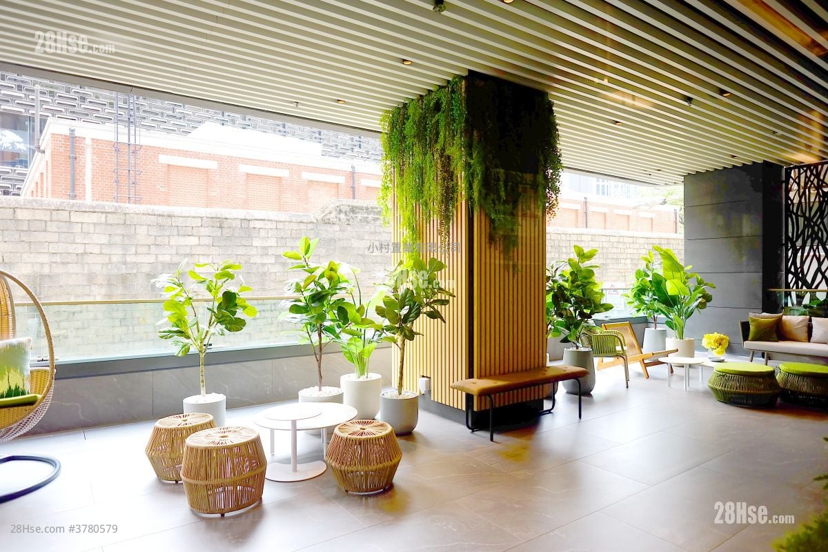 Clubhouse: The Unit Soho Rental 2 Bedrooms , 1 Bathroom 409 ft²