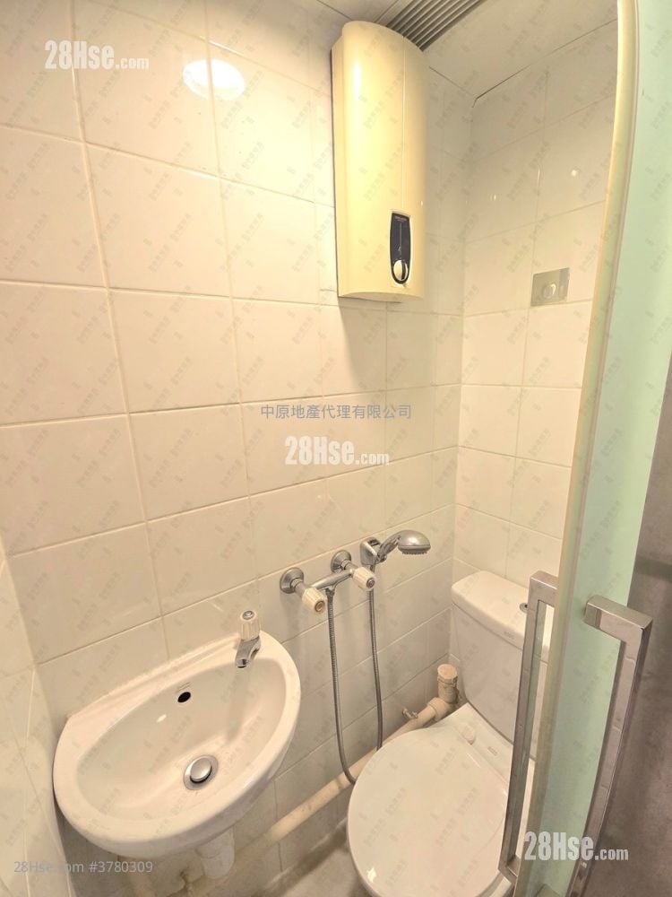 The Latitude Sell 4 Bedrooms , 2 Bathrooms 1,036 ft²