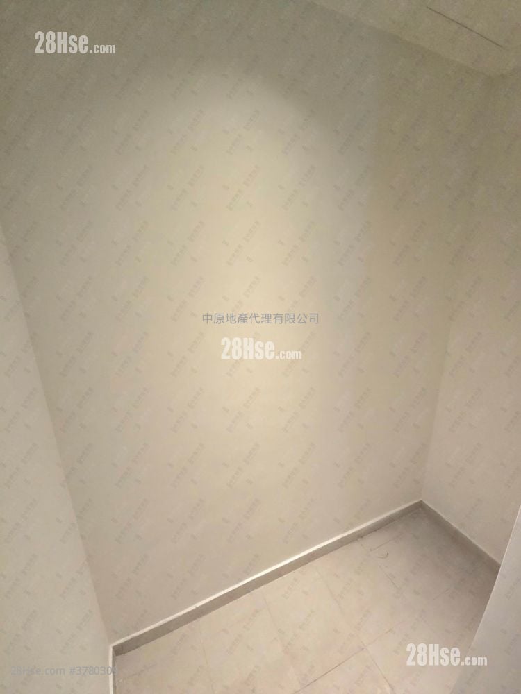 The Latitude Sell 4 Bedrooms , 2 Bathrooms 1,036 ft²