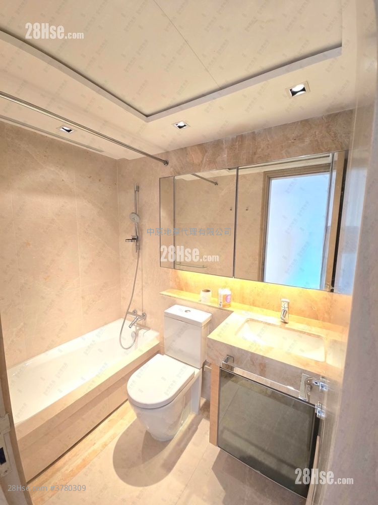 The Latitude Sell 4 Bedrooms , 2 Bathrooms 1,036 ft²