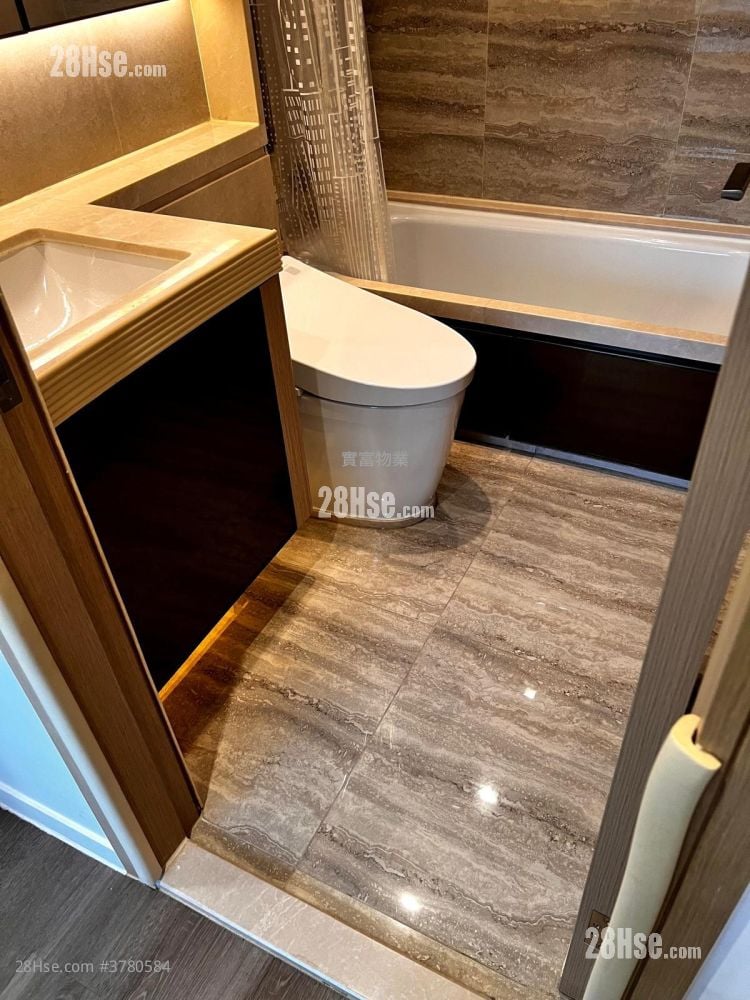 The Regent Rental 2 Bedrooms , 1 Bathroom 529 ft²