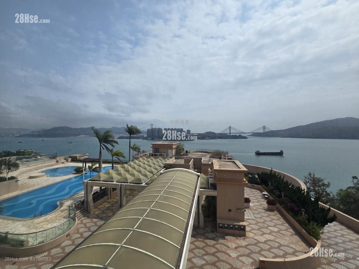 Sea Crest Villa Sell 2 Bedrooms , 1 Bathroom 470 ft²