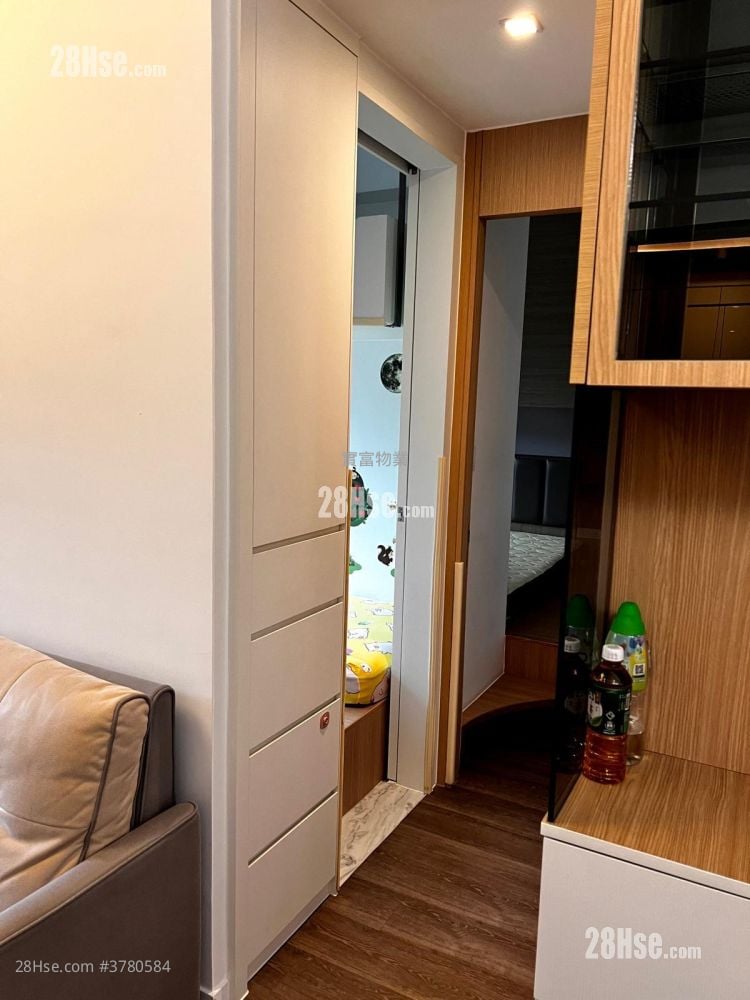 The Regent Rental 2 Bedrooms , 1 Bathroom 529 ft²