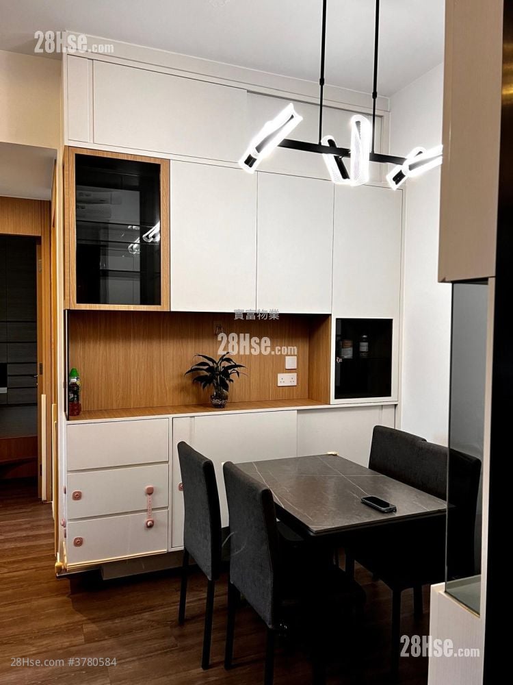 The Regent Rental 2 Bedrooms , 1 Bathroom 529 ft²