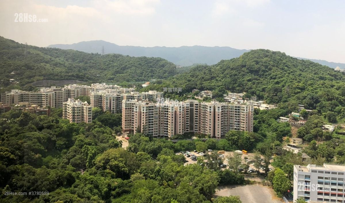 Tak Nga Court Sell 3 Bedrooms , 1 Bathroom 489 ft²