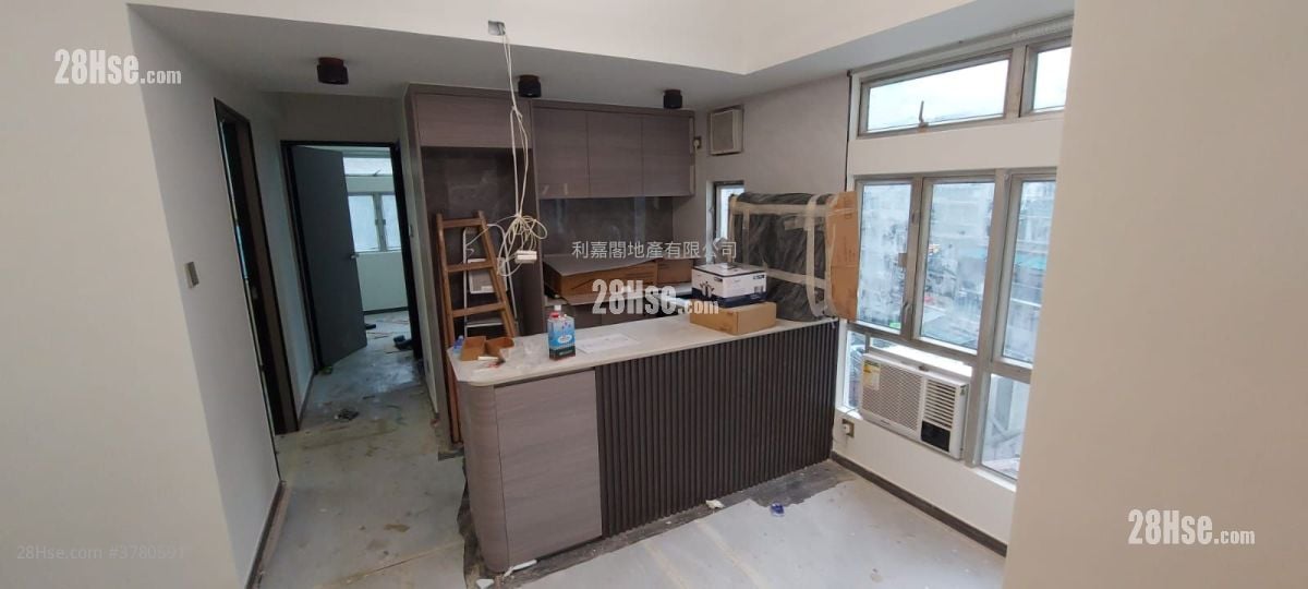 Fook Sing Court Sell 2 Bedrooms , 1 Bathroom 474 ft²