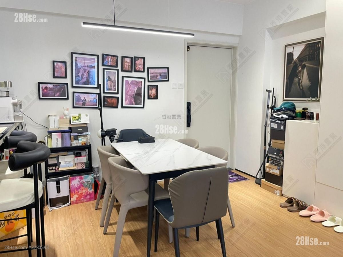 山光楼 售盘 3 房 964 平方尺