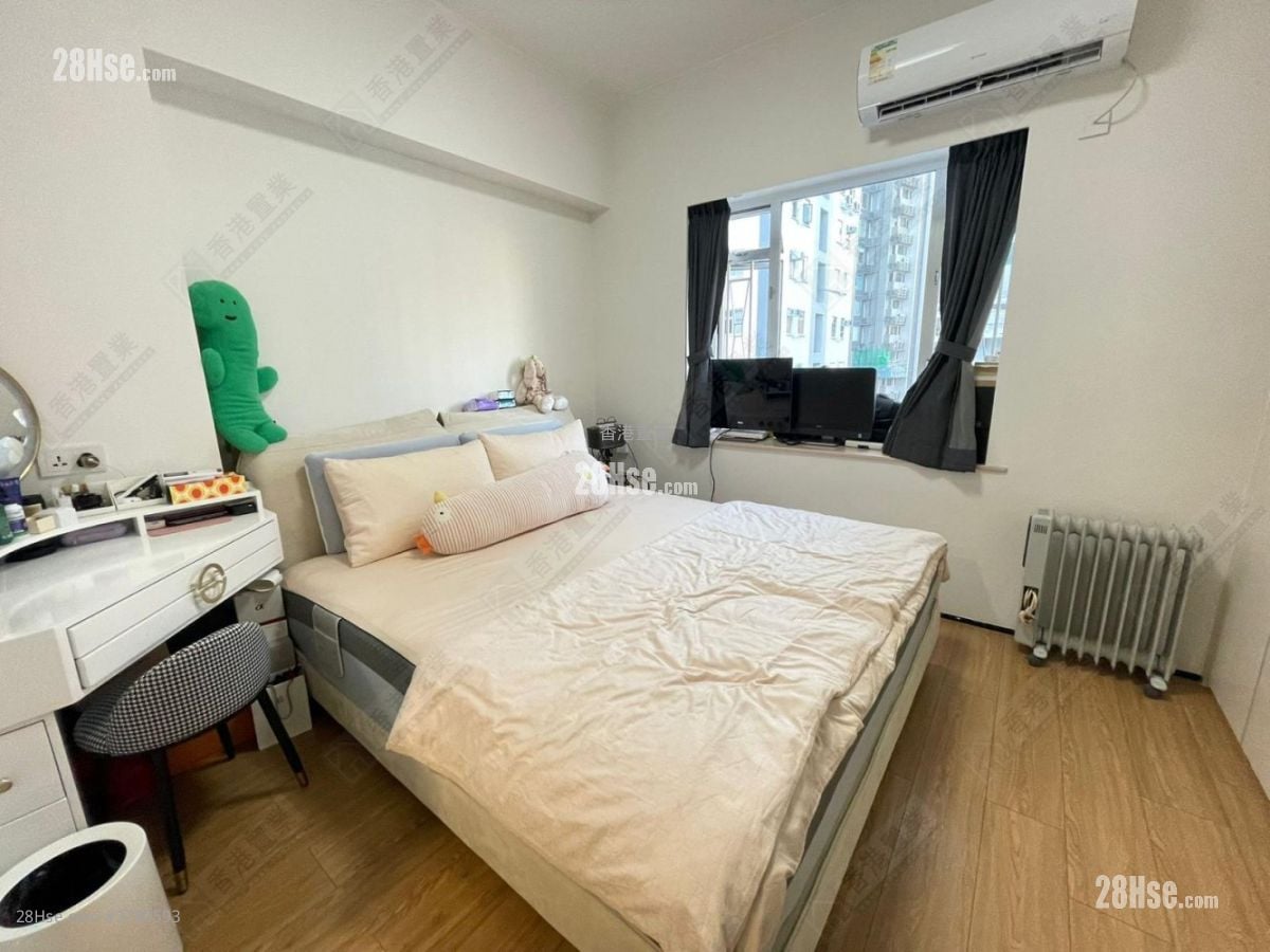 山光楼 售盘 3 房 964 平方尺