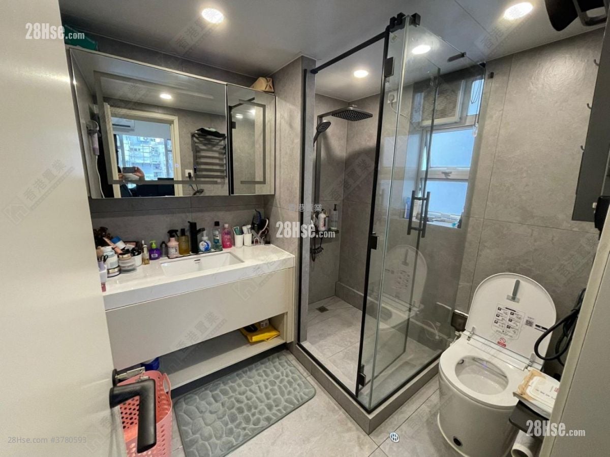 山光楼 售盘 3 房 964 平方尺