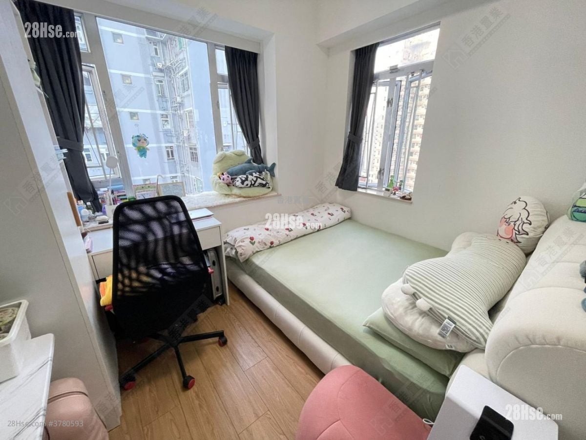 山光楼 售盘 3 房 964 平方尺